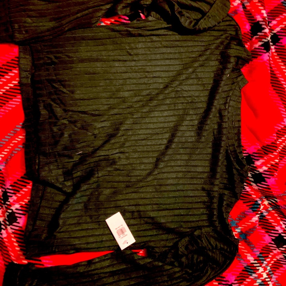 NWT-Long sleeve green shirt with frills girls XL